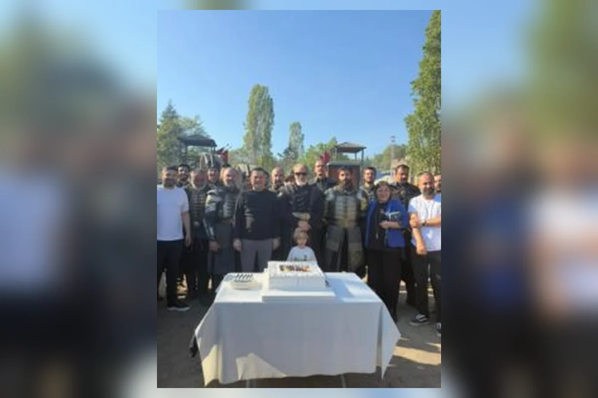Sinan Albayrak Mehmed Fetihler Sultanı'na Veda Ediyor