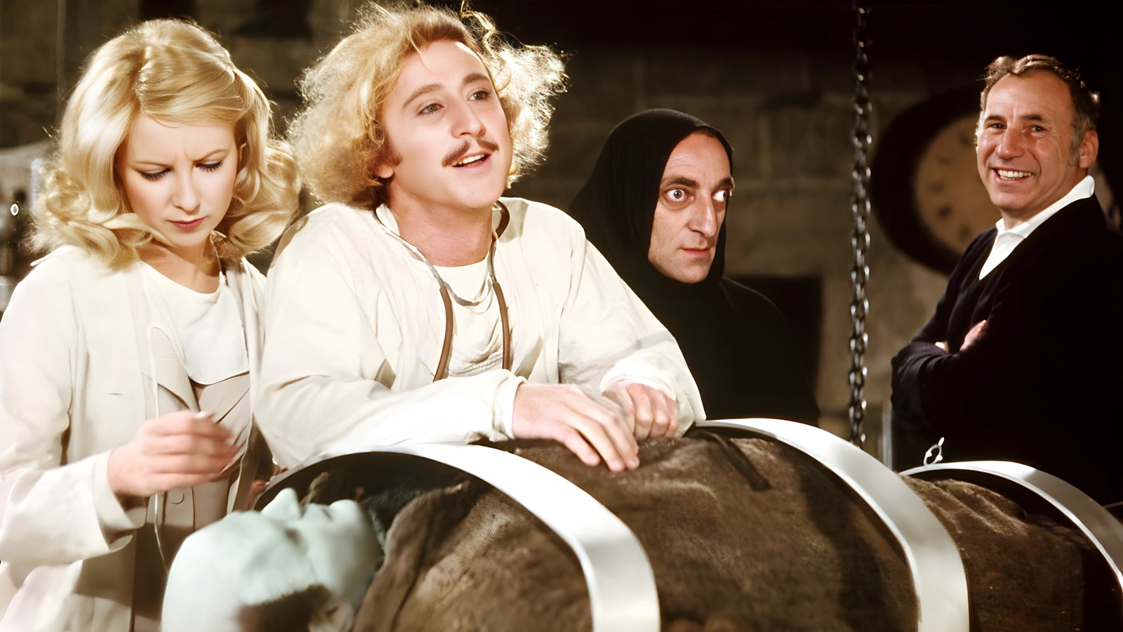 Very Young Frankenstein dizi onayı aldı