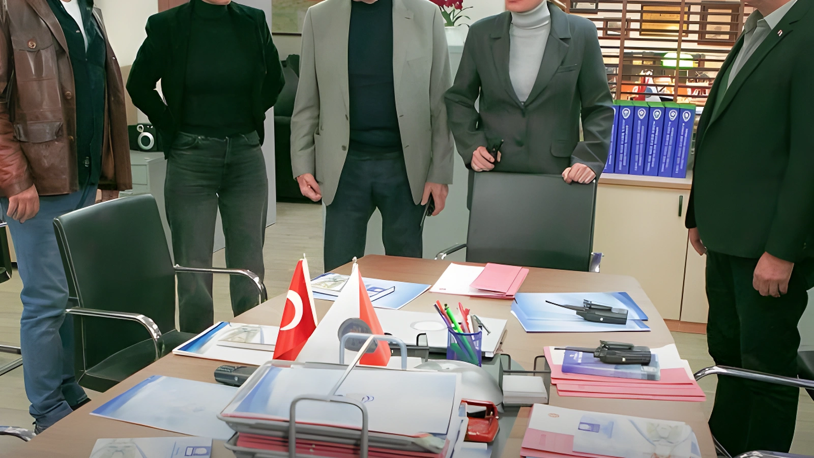 Hayal Köseoğlu ve Nezir Çınarlı Nişanlanıyor