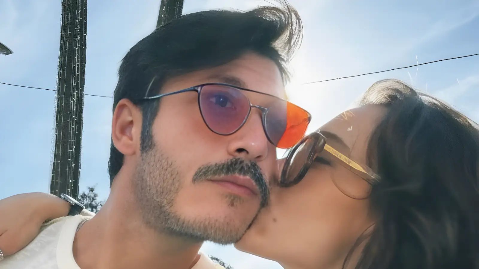 Alina Boz Palamut Zamanı oyunuyla Üstün Akmen Tiyatro Ödülleri'nde Yılın Umut Veren Kadın Oyuncusu ödülü aldı
