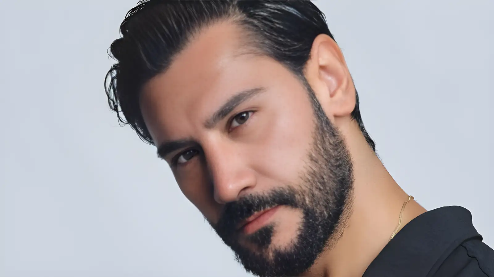 Uğur Güneş 5 yıl sonra Adana'da yeni dizi Seni Yazdım Kalbime için set hazırlıkları