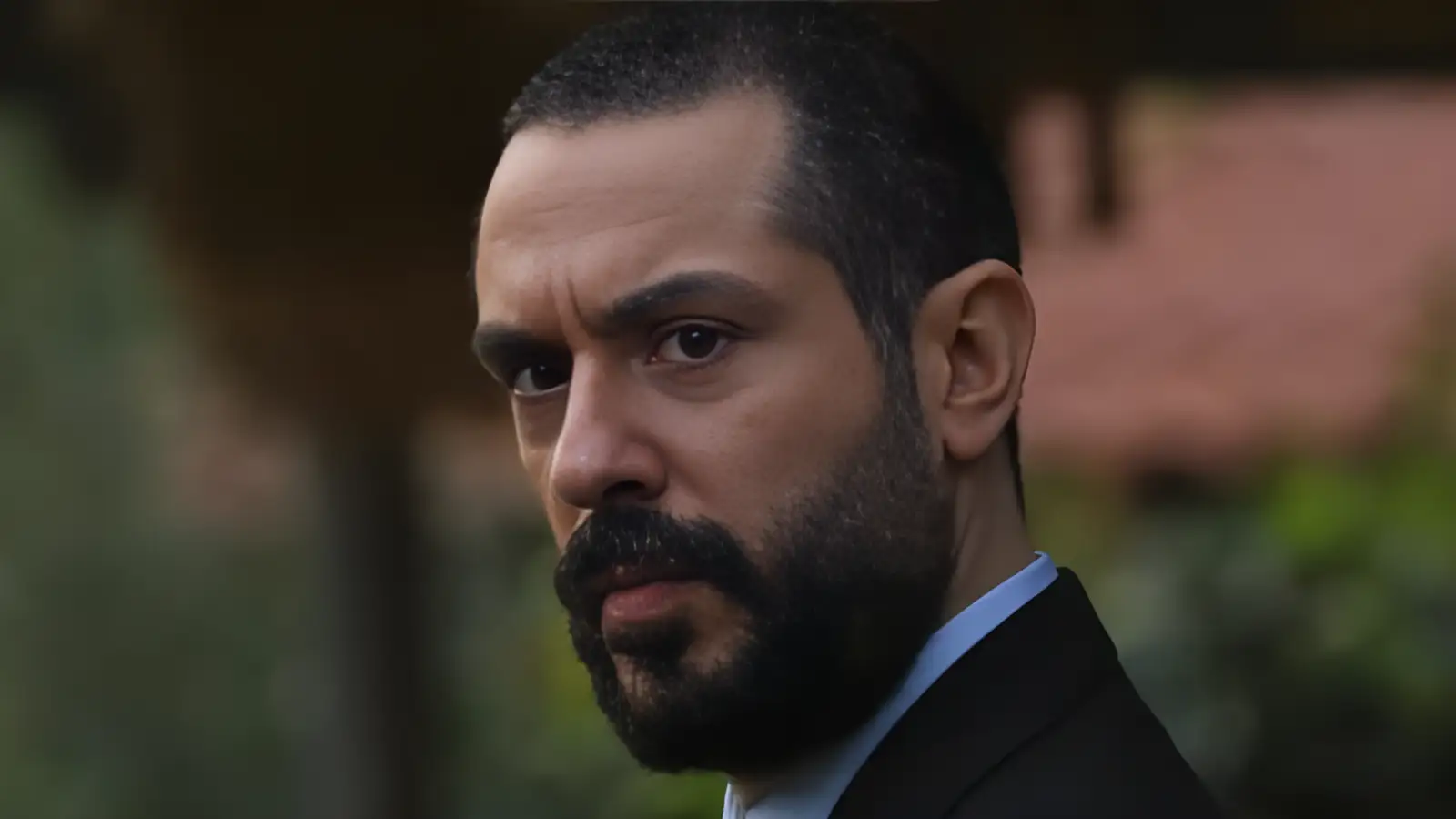 Lorin Merhart Mustafa karakteriyle dizide