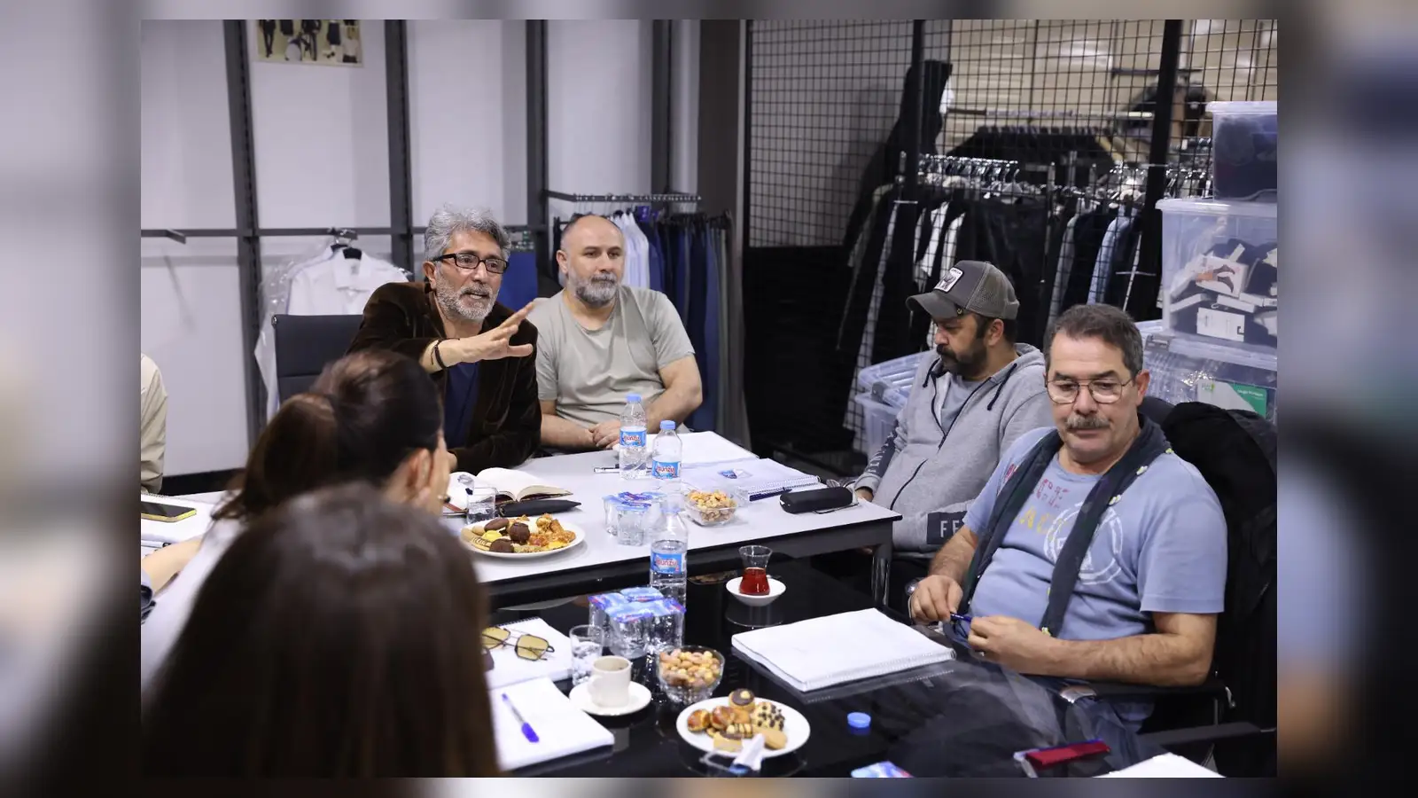Van'da çekim hazırlıkları yapan film ekibi