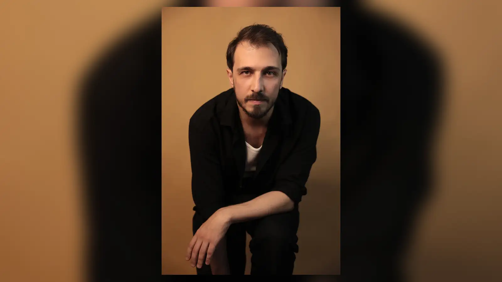 Emrah Altıntoprak 'Aşk ve Taht'la Ekrana Dönüyor
