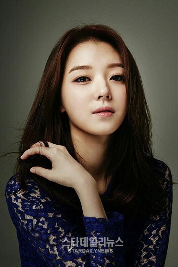 Jo Woo-ri