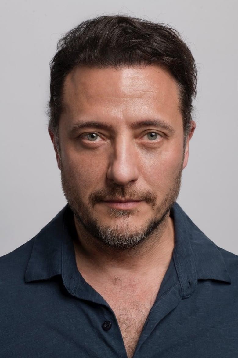 Yiğit Özşener Resmi