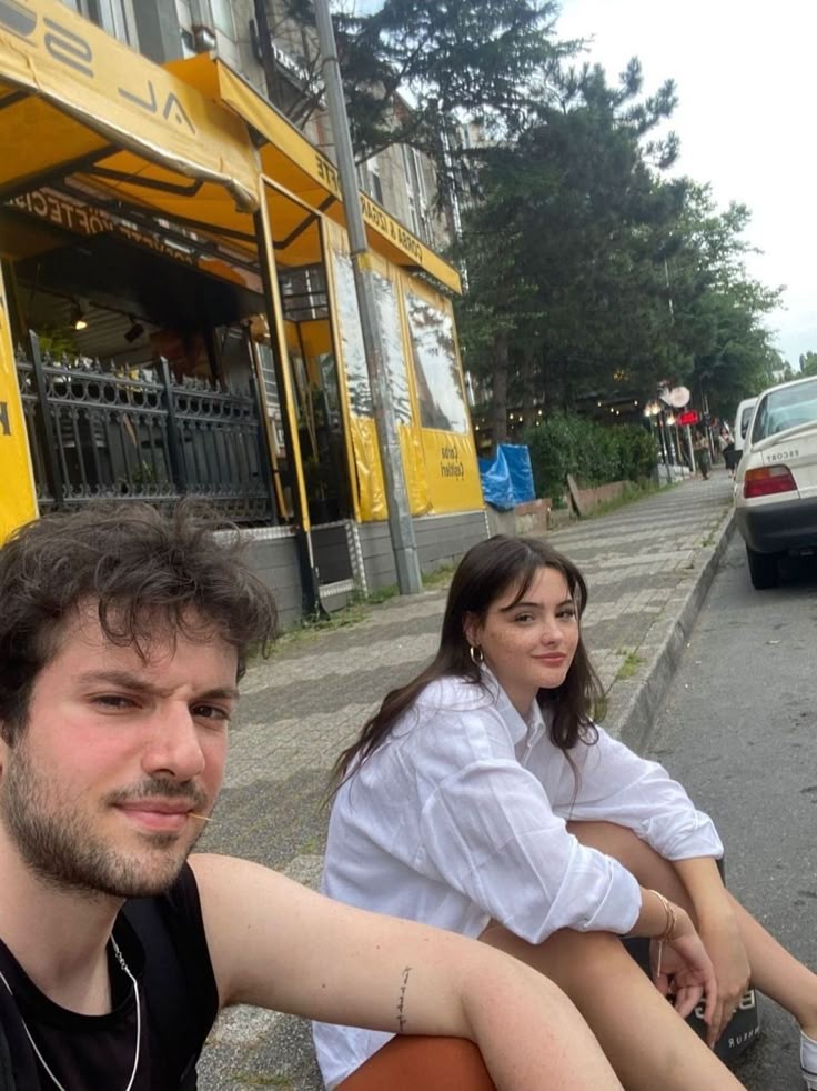 Derya Pınar Ak Resmi