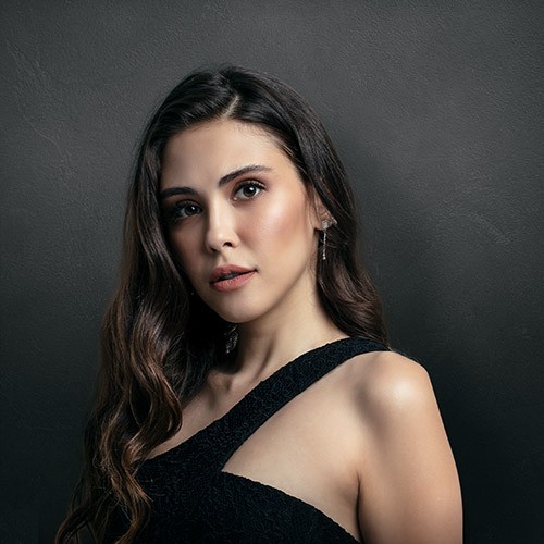 Dilara Aksüyek Resmi
