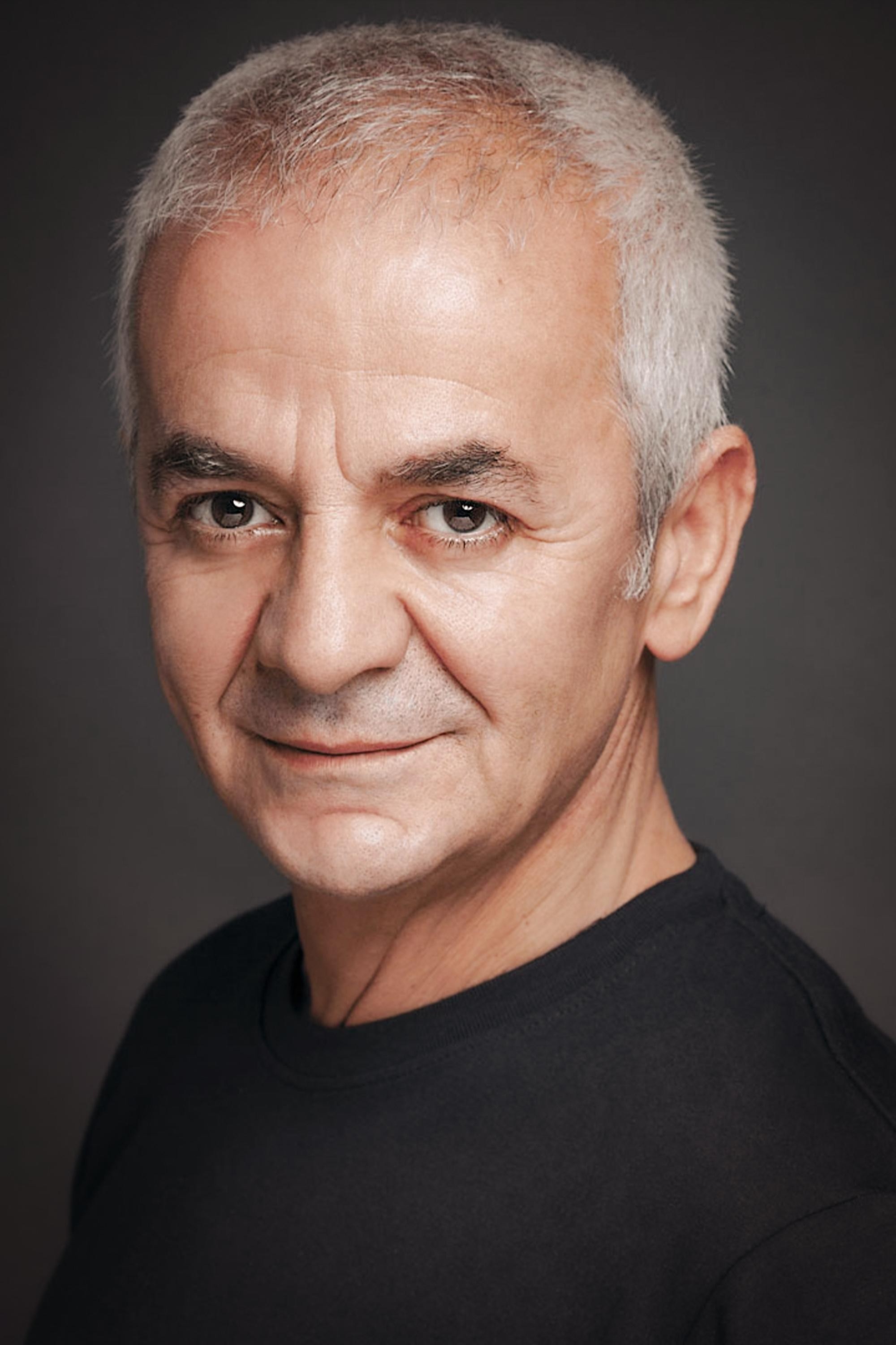 Zafer Algöz Resmi