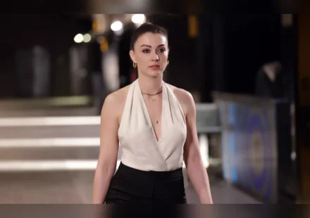 Burcu Özberk - Burcu Özberk Son Kare Sare