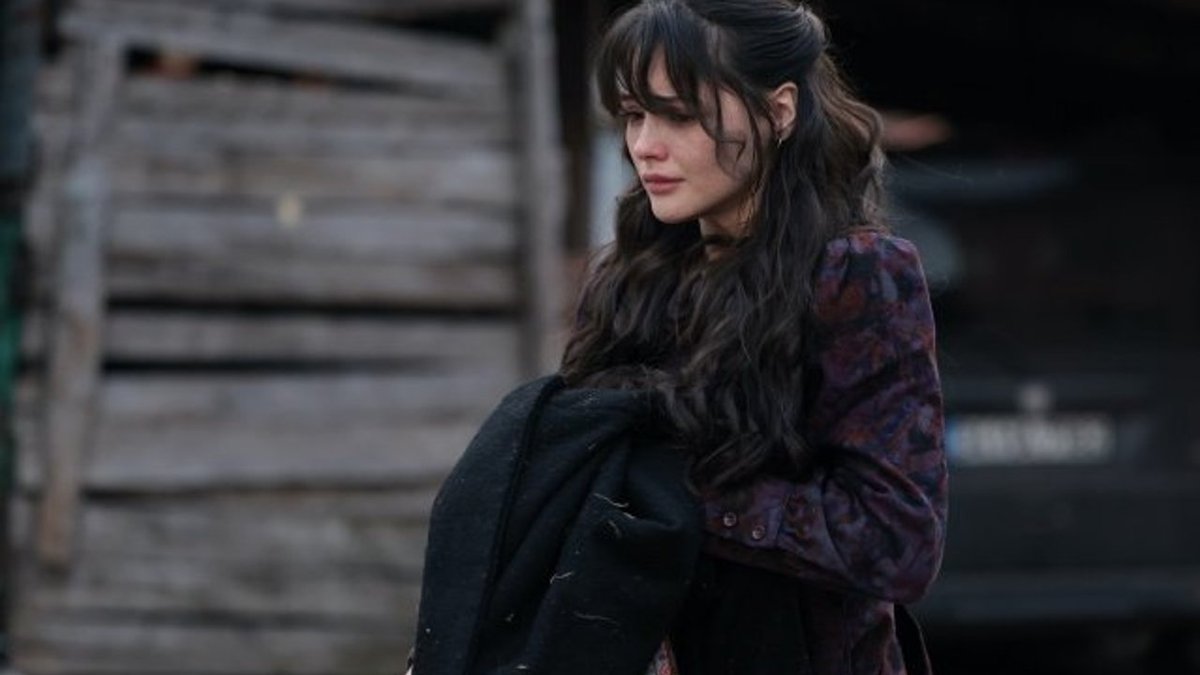 Çirkin Dizisinin Yıldızı Buse Meral'in Özel Günü: Pazar Günleri Artık Daha Anlamlı