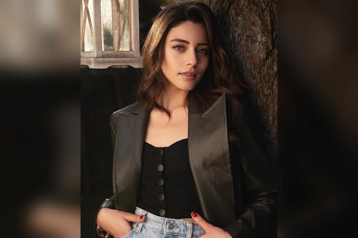 Sıla Türkoğlu Kimdir? Kızılcık Şerbeti Dizisi Doğa Korkmaz Kaç Yaşında, Hangi Dizilerde Oynadı?