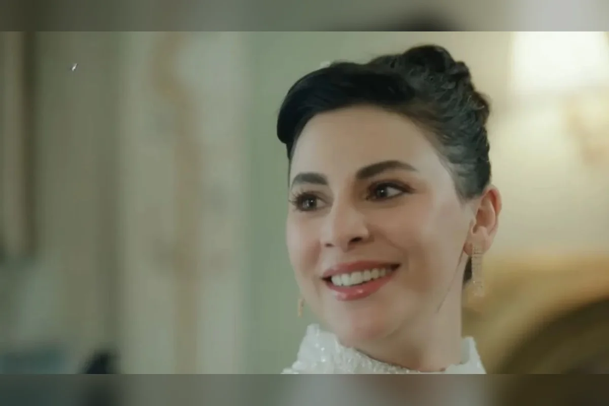 Tuğçe Açıkgöz Kimdir? A.B.İ. Dizisi Gülüşan Kaç Yaşında?