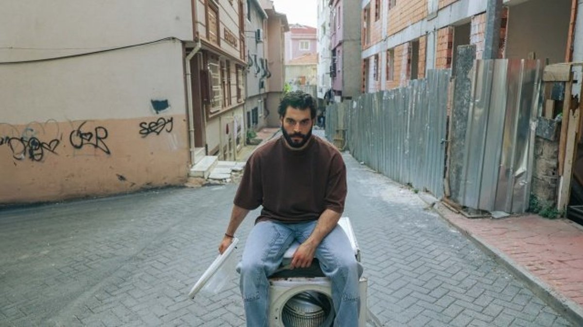 Veliaht'tan İlk Kareler Geldi! Yeni Dizinin Setinden Heyecan Verici Görüntüler